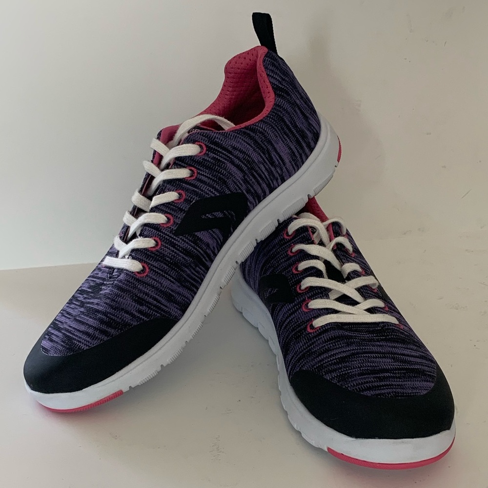 Geox Boys Xunday 6.5 Sneakers purple color